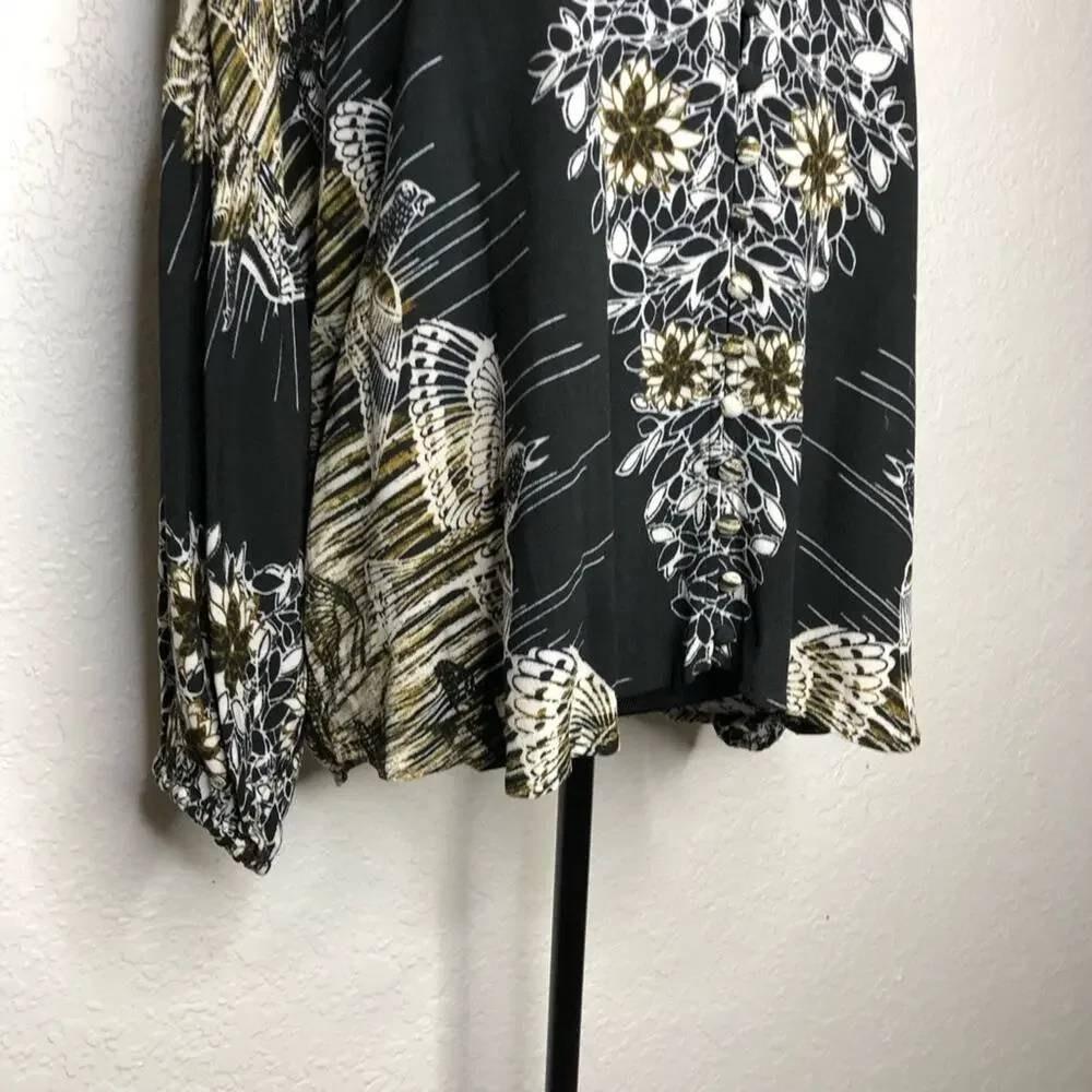 Free People black white tan bird floral v neck button top size Small